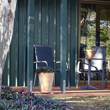 Lagoon Pocket Bed & Breakfast Bagian luar foto